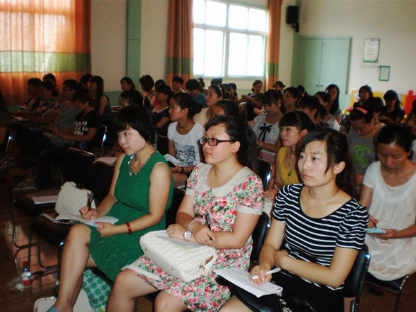 阳区教育体育局--新闻中心--大西幼园本培训活