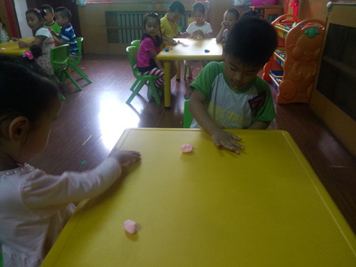 庐阳区教育体育局--新闻中心--市委幼:小小泥儿