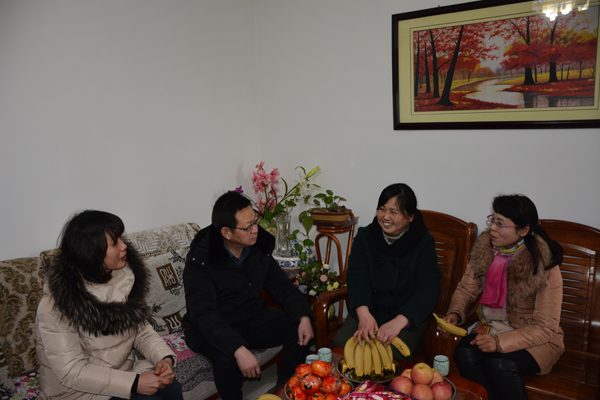 教育体育信息网--新闻中心--杏林小学校领导走