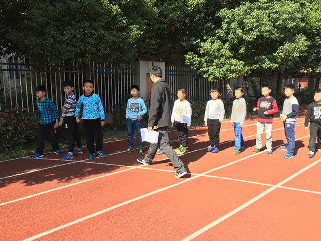 海棠花园小学举行达标运动会