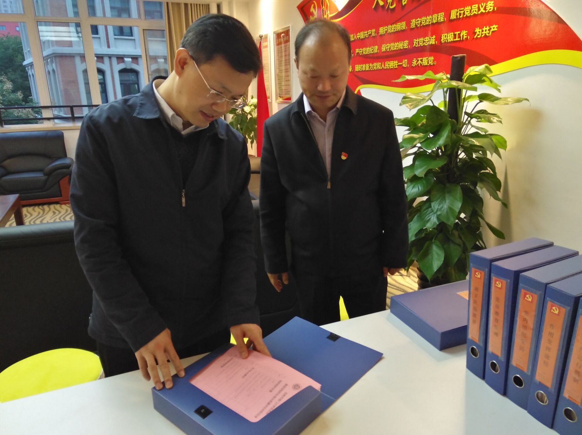 朱涵调研庐阳教育系统基层党组织标准化建设_