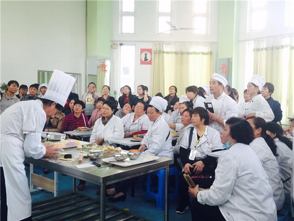 双幼源水分园:参加庐阳区幼儿园厨师技能研修