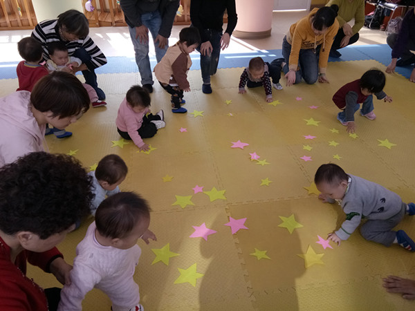 安幼红星早教:为蜜桃宝宝的进步点赞_庐阳教育