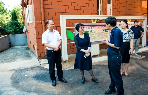 区委书记徐静平调研我区学校,幼儿园开学准备工作