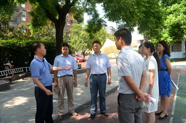 区委书记徐静平到南门小学调研文明校园创建、