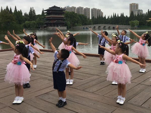 大西幼畅和分园参加合肥市宝贝读诗宣传片拍