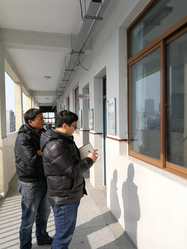 钢小寒假安全检查