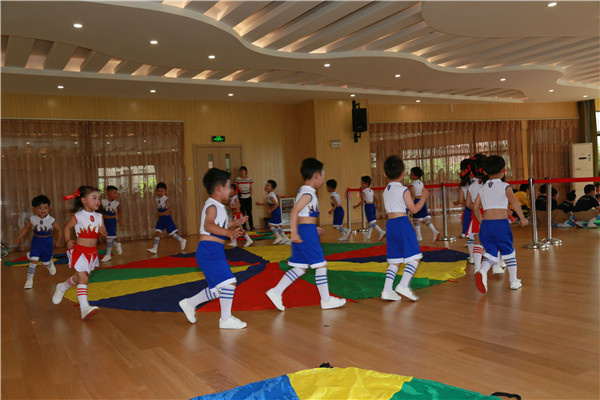 安幼城市之光分园:传承民间体育游戏 创体育游